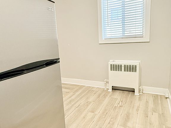 5th image of 308 Askin Ave Unit 7