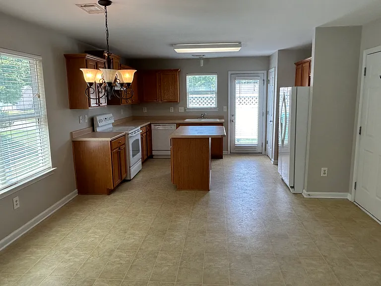 495 Walnut Woods Dr — Photo 12