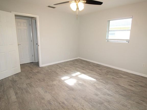 3rd image of 6323 Gateway Ave #6327