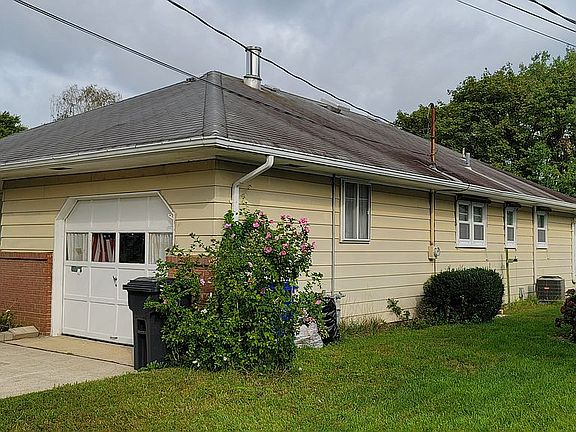 4th image of 1906 Hovsons Blvd