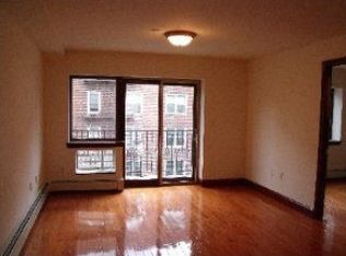 42-47 Union St #4B, Flushing, NY 11355