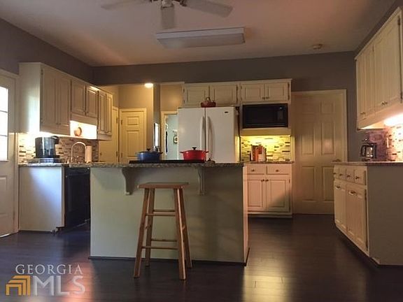 2nd image of 707 Deerwood Dr