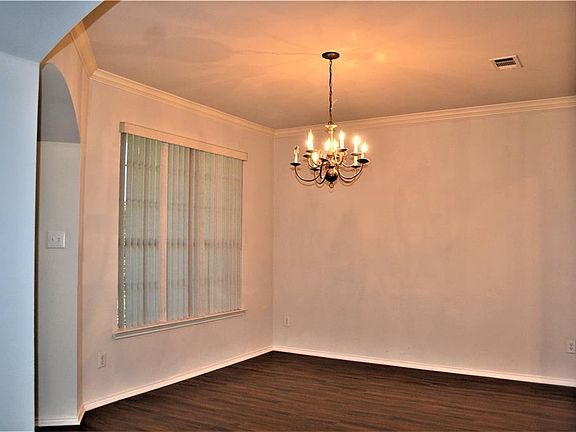 3rd image of 94 Forest Mill Trl