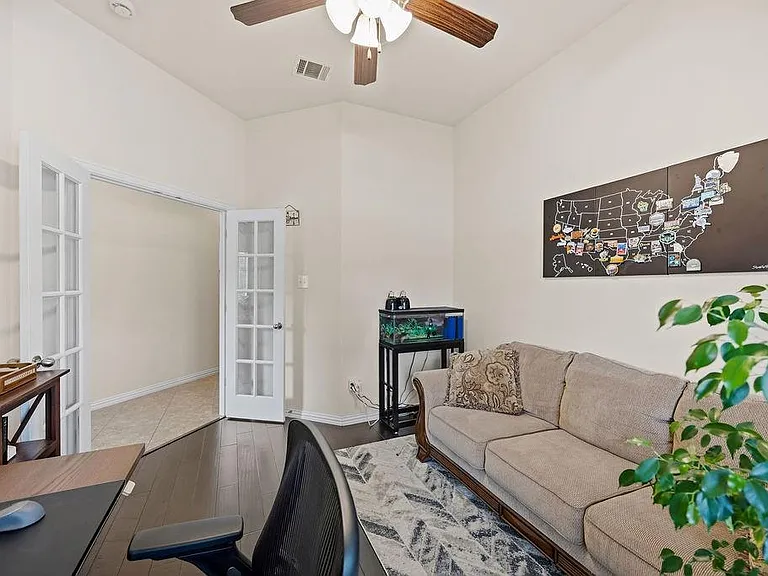 2660 Frances Ln — Photo 20