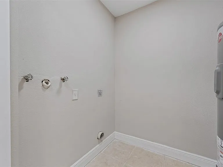 1440 Michigan Ave — Photo 22