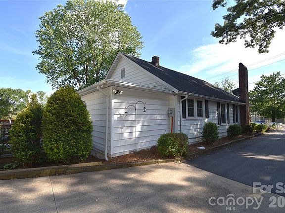 4th image of 212 Sharon Ave NW