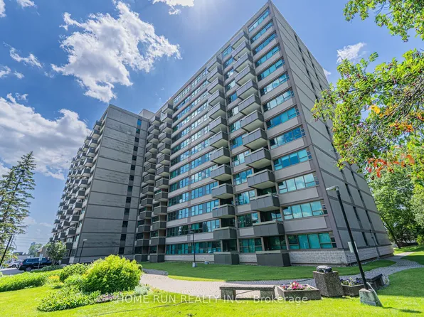 555 Brittany Dr #1111, Ottawa, ON K1K 4C5