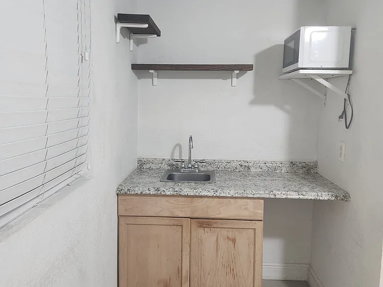 8518 Woodlake Dr #2 — Photo 35