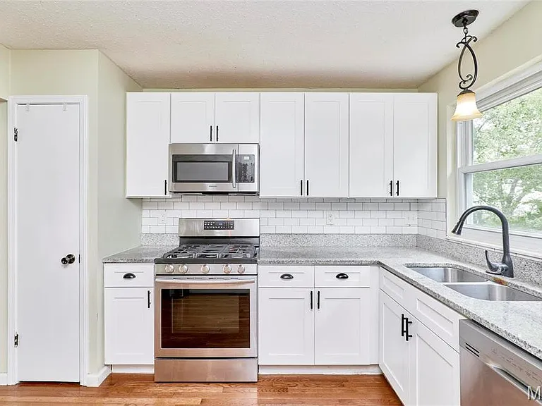 241 Valleyoak Ct — Photo 8