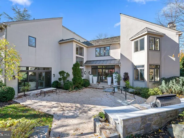 910 Roscommon Rd, Bryn Mawr, PA 19010