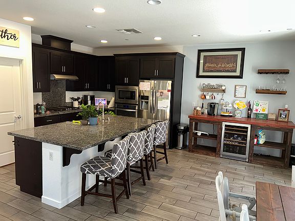 4th image of 205 Amberwind Cir