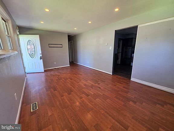 2nd image of 1211 Cooper St