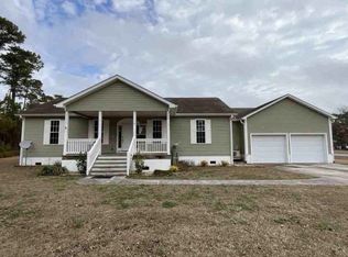 200 Thompson Field Cir, Gloucester, NC 28528