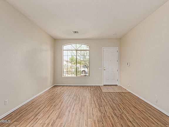 5th image of 10325 W Superior Ave