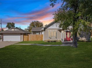 401 N Vine St, Caney, KS 67333