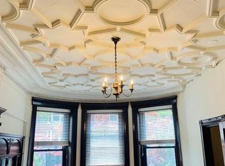27 Bay State Rd APT 3R, Boston, MA 02215