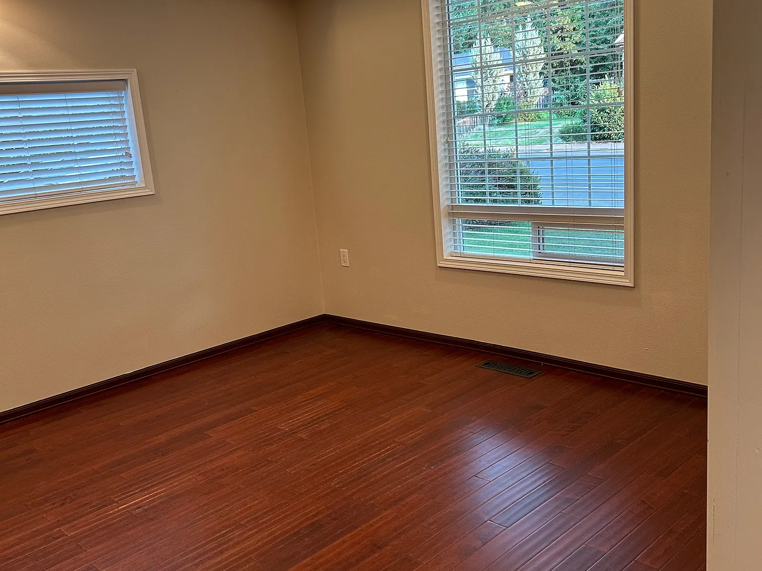 4 bed, 1859 sqft, $2,200 — Photo 3