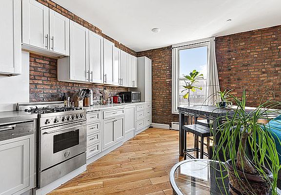 3rd image of 345 Flatbush Ave #1