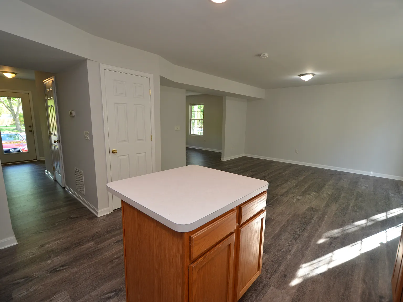 3 bed, 2.5 bath, 1560 sqft, $2,800 — Photo 3