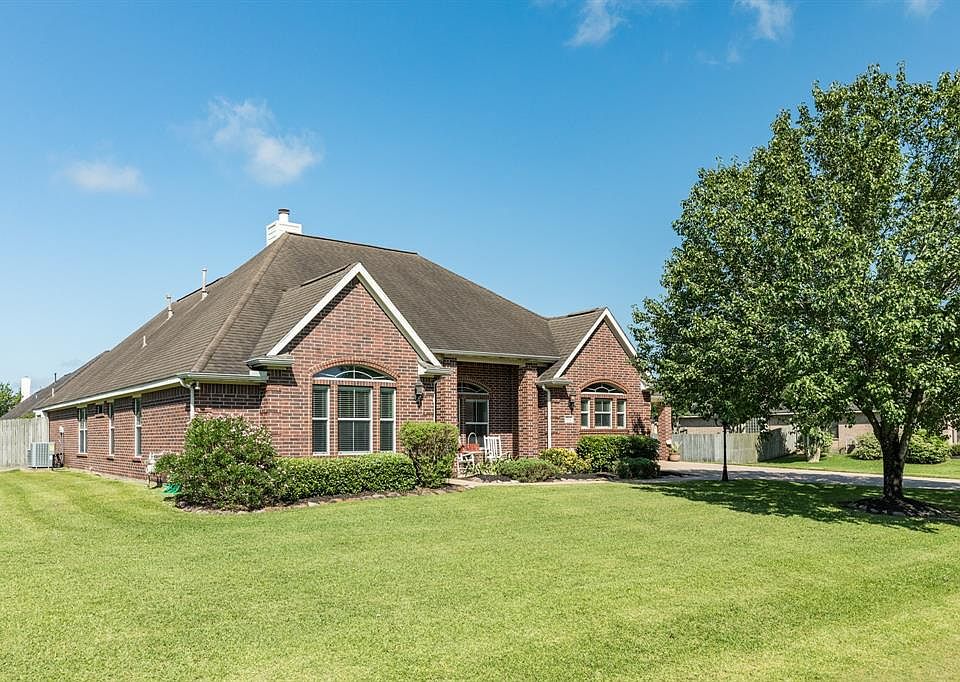 1st image of 3364 Clearwood Cir