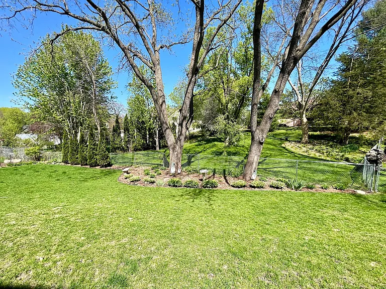640 S Park Ct — Photo 40