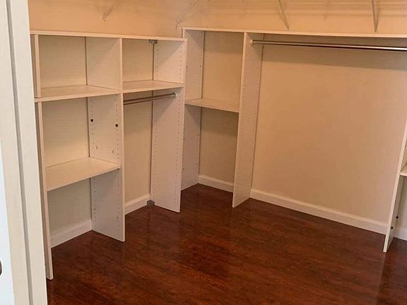4th image of 2427 Jamaica Way