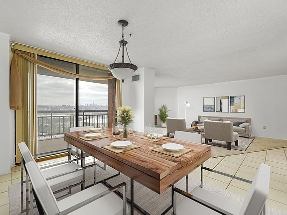 4th image of 1105 Harmon Cove Towers