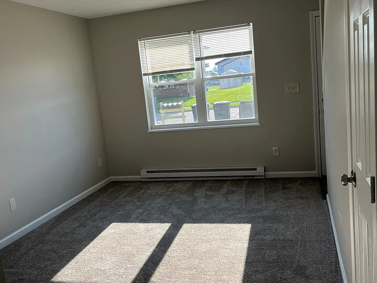 105 Regency Ct #B — Photo 10