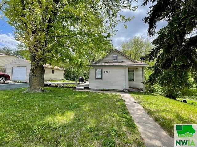 1st image of 2720 Macomb Ave