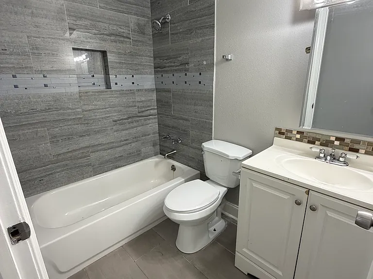 8778 Houma Dr — Photo 4