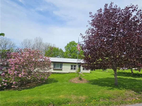 14443 Meade St, Sterling, NY 13156