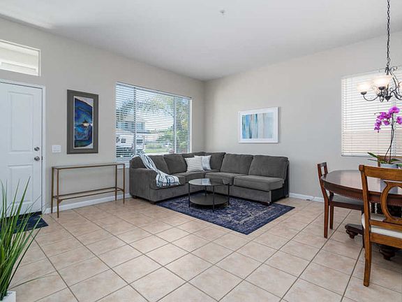 4th image of 1522 Daffodil Ave