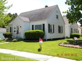 2021 78th St, Kenosha, WI 53143