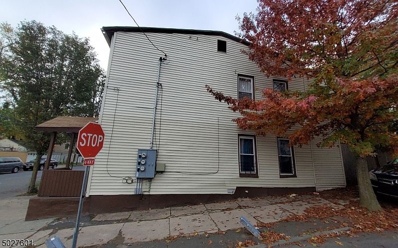 2nd image of 35 Garfield Ave