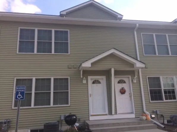 12 Steeple Chase Rd, Hampstead, NH 03841