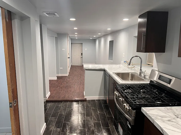 1713 W 18th Pl — Photo 10