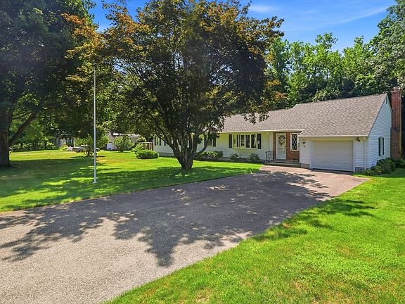 5th image of 20 Hickory Ln