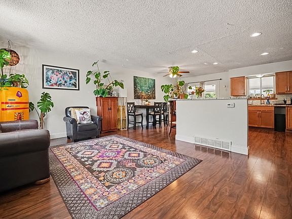 4th image of 6261 W 70th Pl