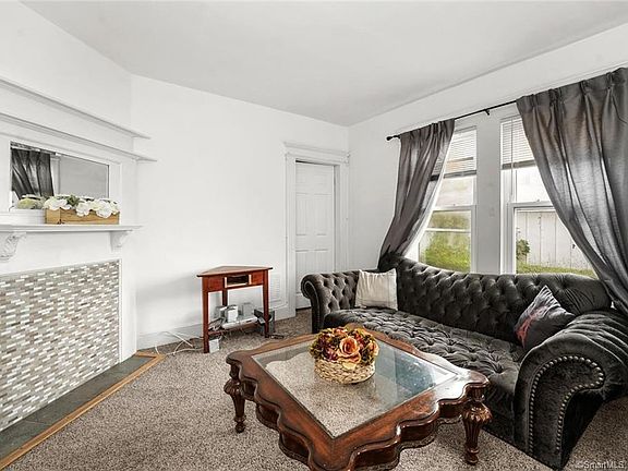 4th image of 40 Scofield Ave