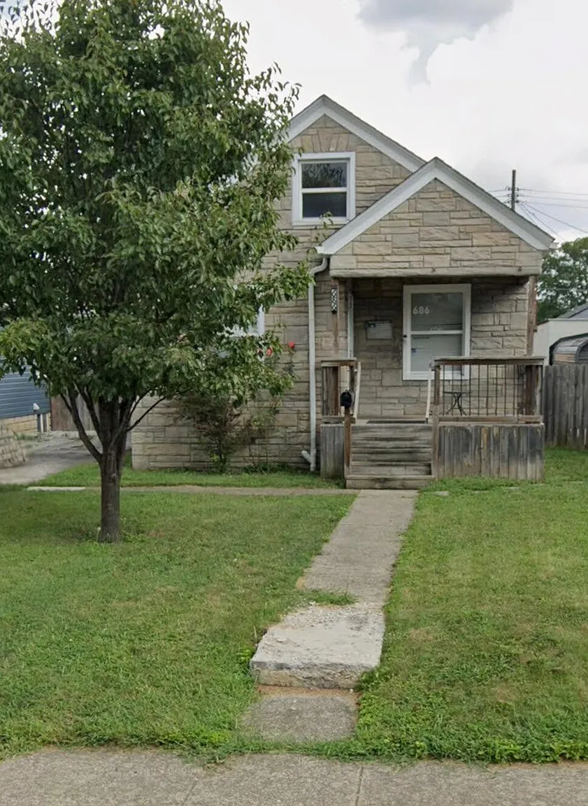 686 Racine Ave photo 1