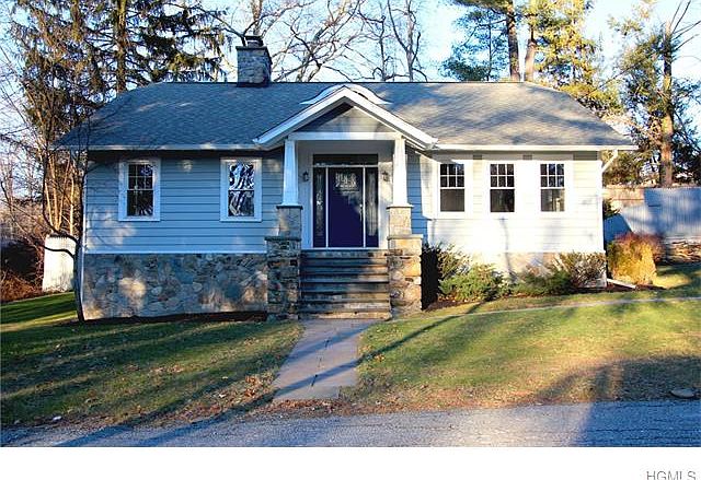 1st image of 14 Lakeside Ln