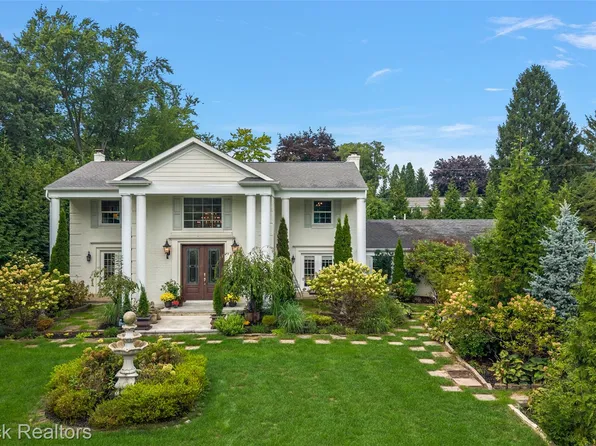 3774 Quarton Rd, Bloomfield Hills, MI 48302