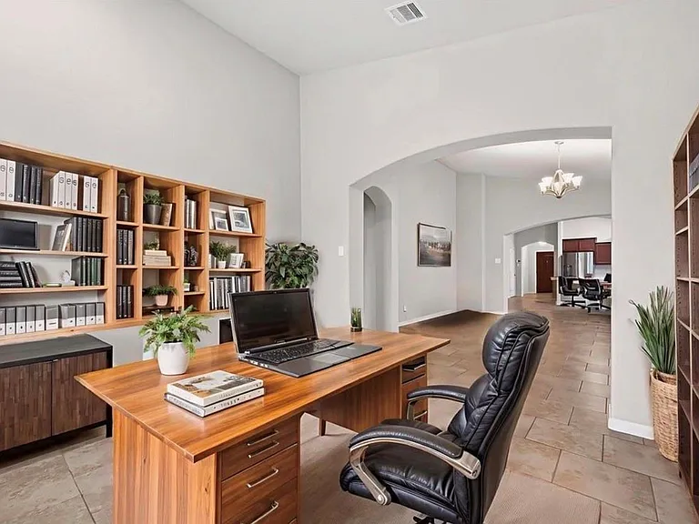 5703 Casa Martin Dr — Photo 13