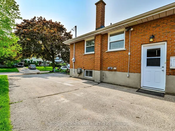 621 Wychwood St, Oshawa, ON L1G 2T4