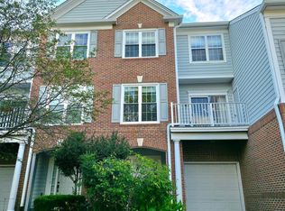 5310 Birds View Ln #6, Alexandria, VA 22312