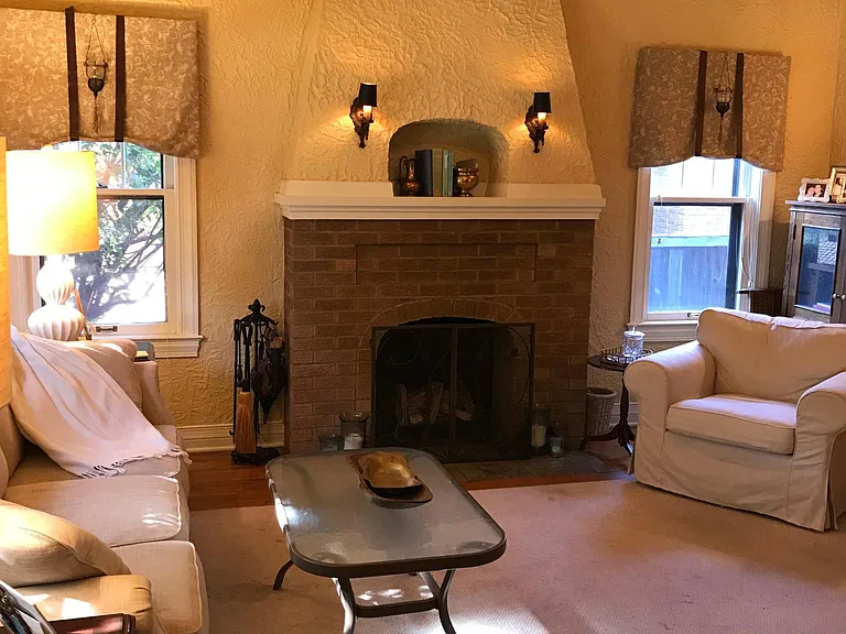 1611 S Gary Pl — Photo 3