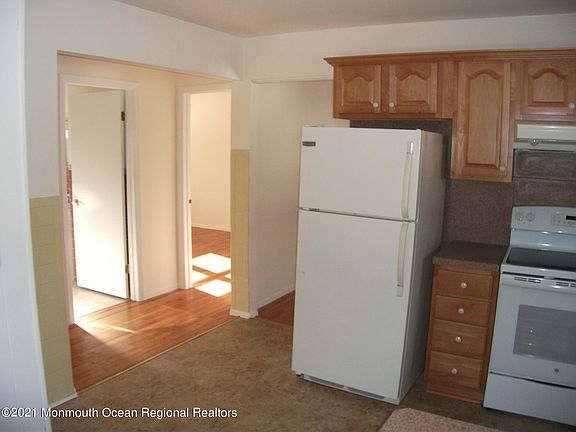 4th image of 2097 Mount Hope Ln
