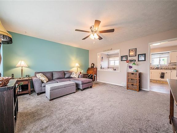 4th image of 6486 Parkland Ave