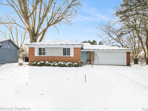 720 Hamlet Ct, Auburn Hills, MI 48326