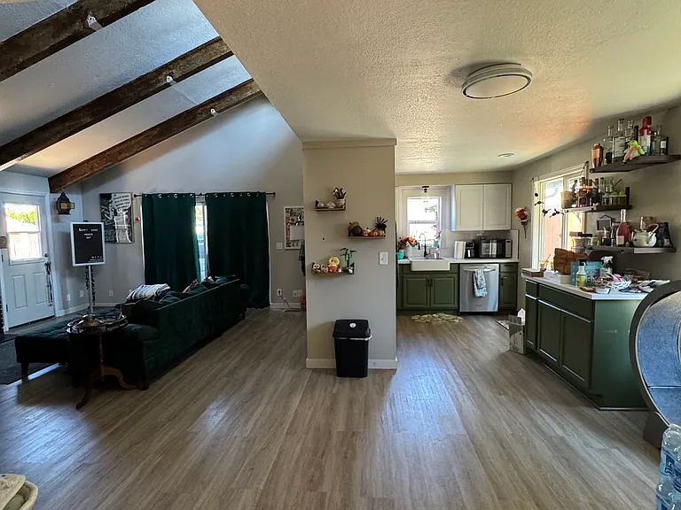 1035 Birchwood Dr — Photo 7